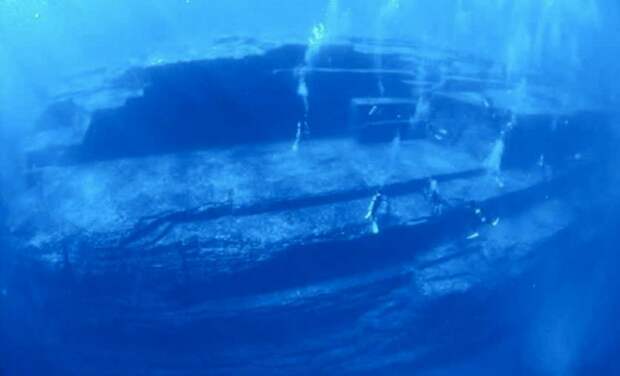 10 великих построек, спрятанных на дне морей