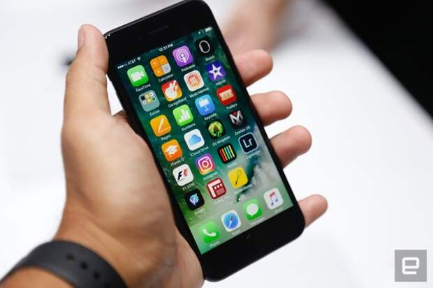 iPhone 7 живьем