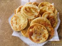 Фото к рецепту: Тонкие пирожки с картошкой и с мясом (лепёшки с начинкой)