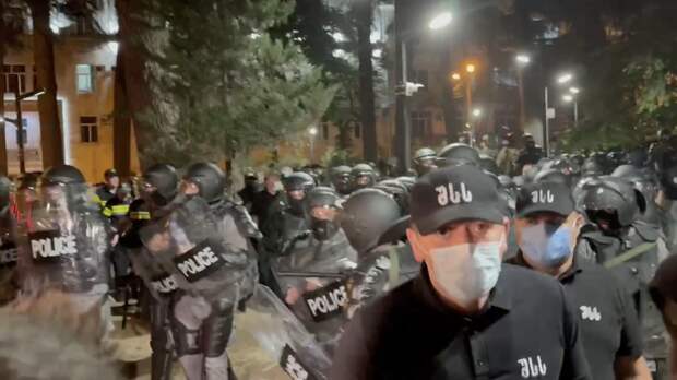 В Тбилиси на акциях против закона об иноагентах задержали более 20 человек