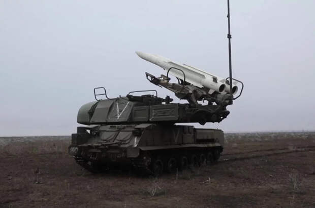 ЗРК «Бук-М1» отразил атаку HIMARS по районам в тылу