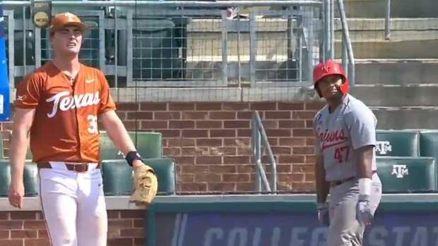 Texas Baseball Cleats