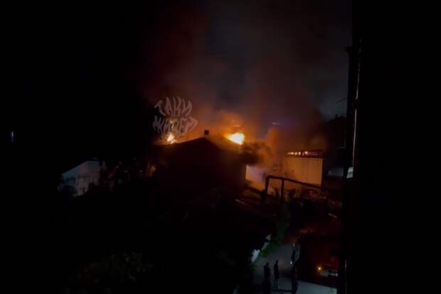 Стали известны подробности ночного пожара за кафе "Мама Мия" на улице Октябрьской в Туле