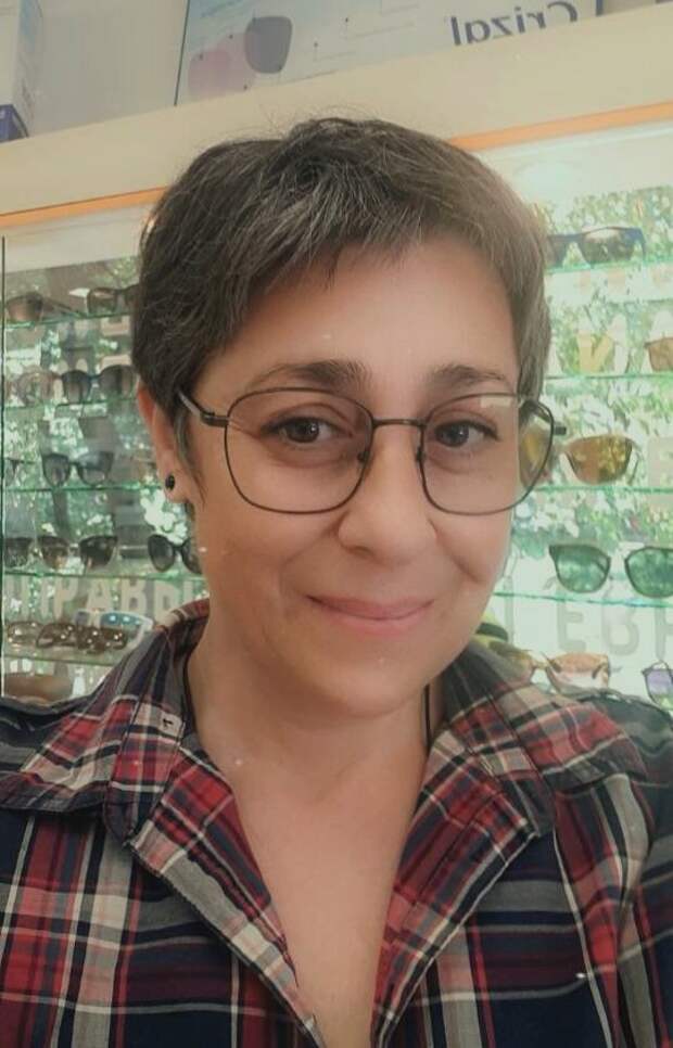 "с 14 лет нигде, кроме оптики, не работала": увольнение - это толчок к открытию своего бизнеса