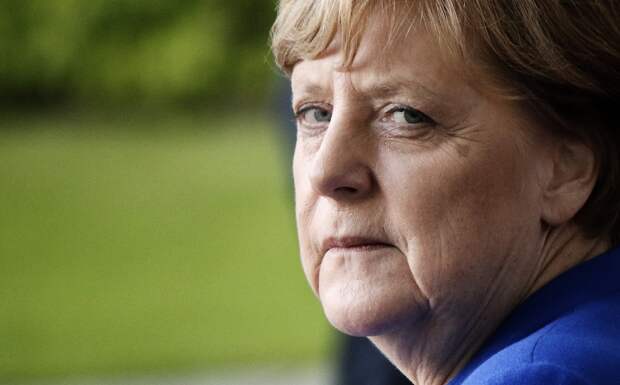 Демократические реалии: Меркель отказалась помогать Макрону