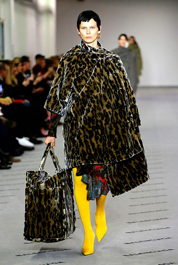 Balenciaga, осень-зима 2017/18