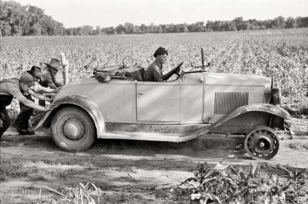 По дороге в мастерскую, около Маскоги, Оклахома, 1939 год. история, ретро, фото