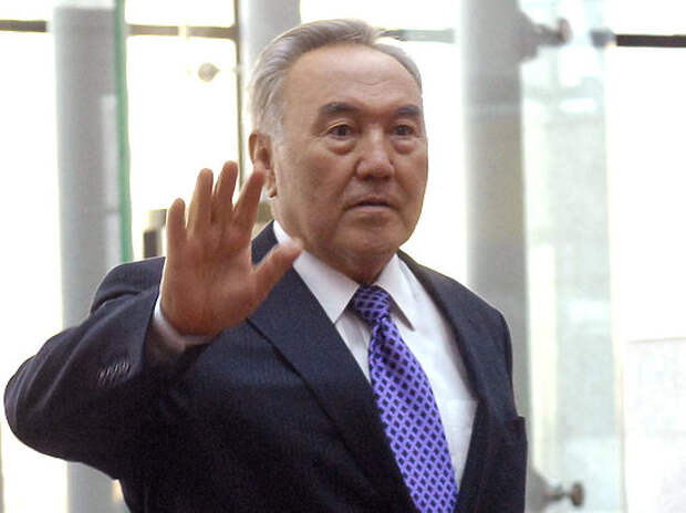 Назарбаев передал непонятный сигнал Порошенко, Путин промолчал