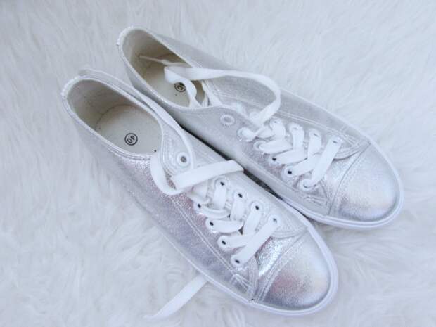 shoes-all-women-should-own trainers