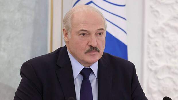 Лукашенко заявил о готовности помочь с поставками электричества Украине и Литве
