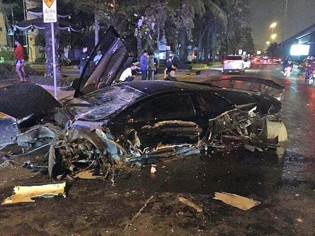 Водитель поседел, разбив в хлам Lamborghini своего друга Водитель поседел, разбив в хлам Lamborghini своего друга