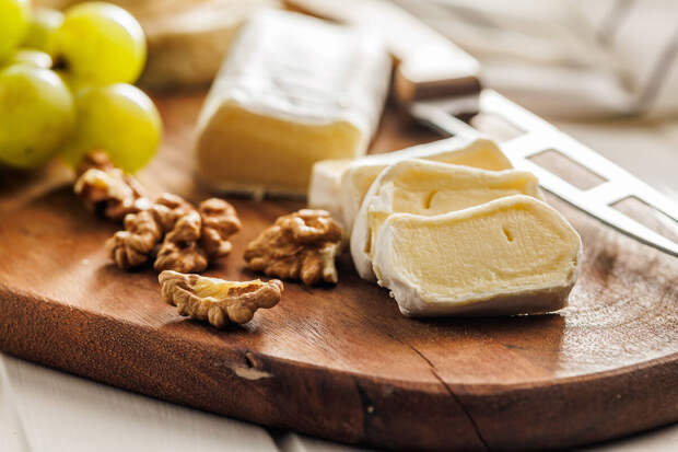 HuffPost: швейцарский сыр и из овечьего молока считаются наиболее полезными