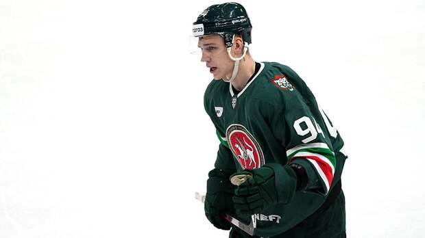 «Ак Барс» победил «Адмирал», Семенов оформил 1+3