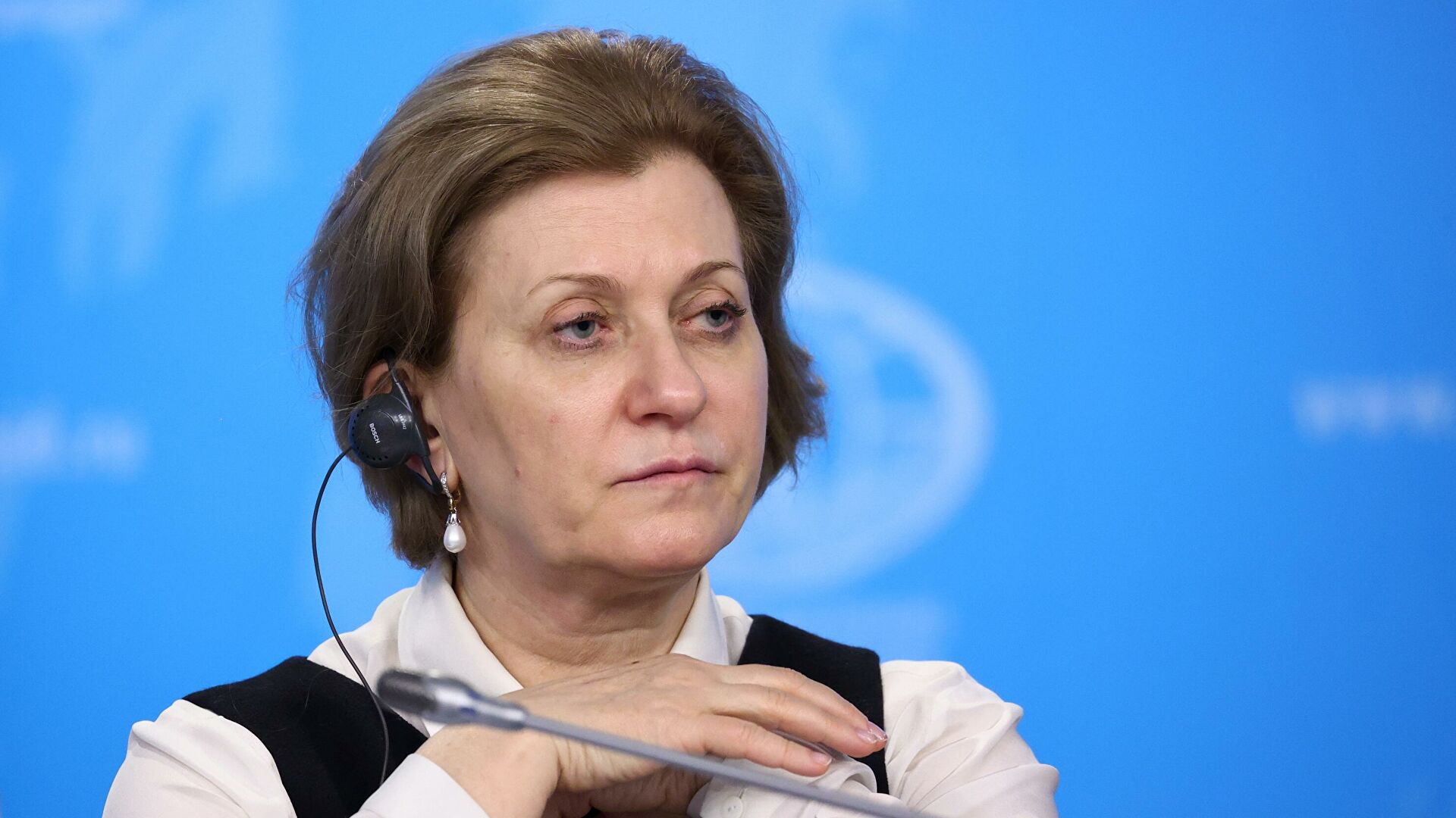 Попова допустила введение обязательной вакцинации в новых регионах 