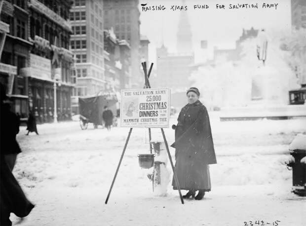 Сказочные фотографии рождественского шопинга в Нью-Йорке 1910 года