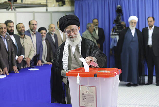 Верховный лидер Ирана аятолла Хаменеи