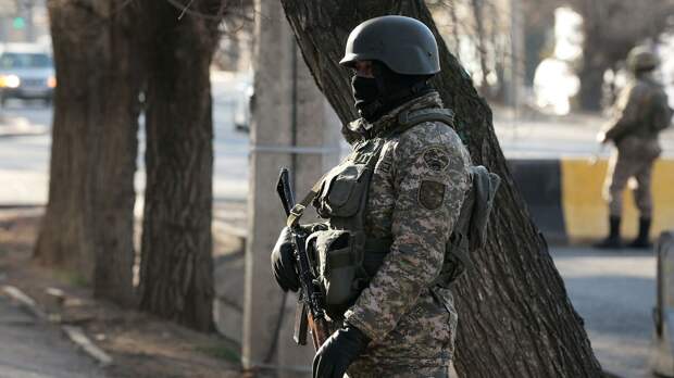 Военнослужащие на улице в Алма-Ате Военнослужащие на улице в Алма-Ате - РИА Новости, 1920, 17.01.2022