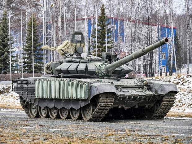 В конце статьи покажу, как танк выглядит БЕЗ брони! И что видит командир: фото от первого лица. Сначала разберемся, что вообще такое Т-72Б3М и чем он отличается от обычного.