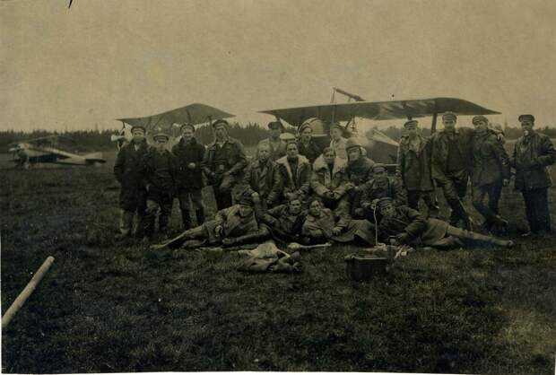 Военные на маневрах, 1922. Новый Петергоф.