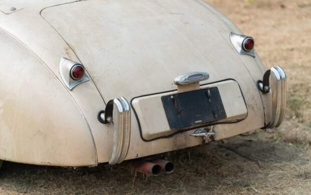 Jaguar XK120 1954 года несколько десятилетий пылился в гараже