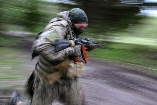 Российские военные корреспонденты пишут, что подразделения Вооруженных сил России (ВС РФ) прорвали оборону ВСУ, наступая от Горловки к Торецку в Донецкой Народной Республике.