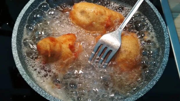 Цыпленок в карри-кляре (chicken curried lollipop)