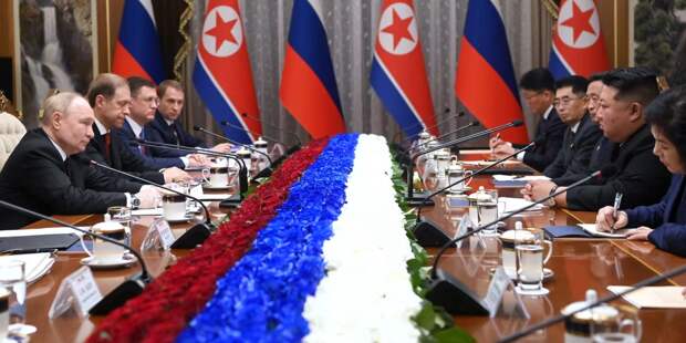 Официальный визит Владимира Путина в КНДР без лишнего пафоса можно смело назвать триумфальным.-4