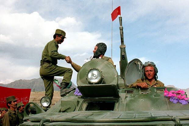 Военные 40-й армии покидают Афганистан, 1989 год. Фото: ТАСС