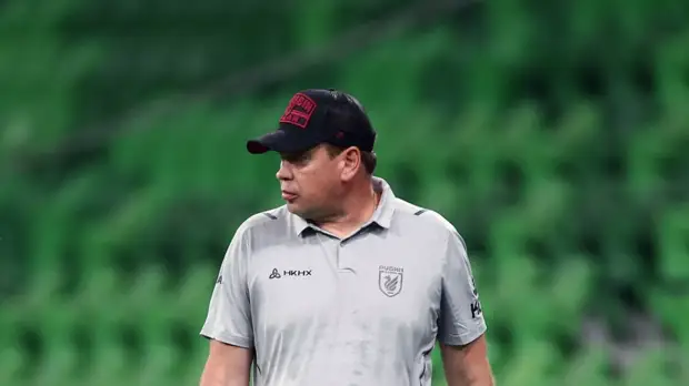 Сухина не согласился с мнением Слуцкого о профнепригодности судьи Иванова