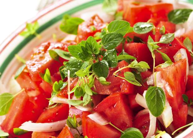 3 варианта вкусной заправки для простого салата из спелых помидоров: новый вкус хоть каждый день