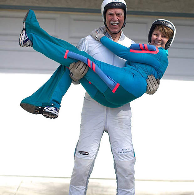 pat-and-alicia-moorehead-81and-66-year-old-skydivers__605