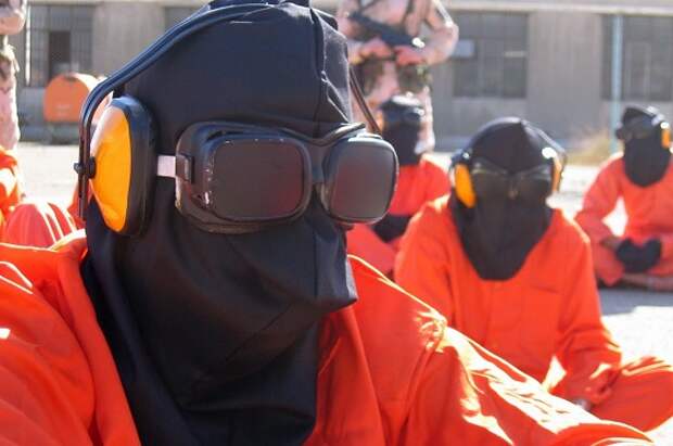 Новости мира: бывшие узники Гуантанамо требуют привлечь к их делу Буша и министра обороны США
