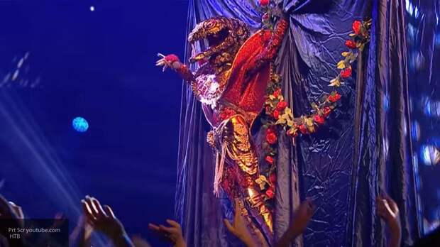 Поклонники шоу «Маска» догадались, кто прячется в костюме Змеи