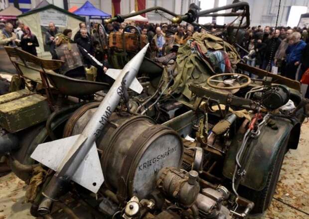 Ракета в люльке мотоцикла Panzerbike .