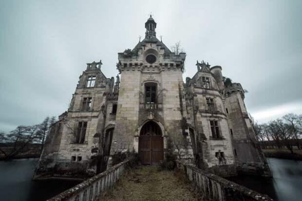 15 живописных заброшенных замков, разбросанных по миру