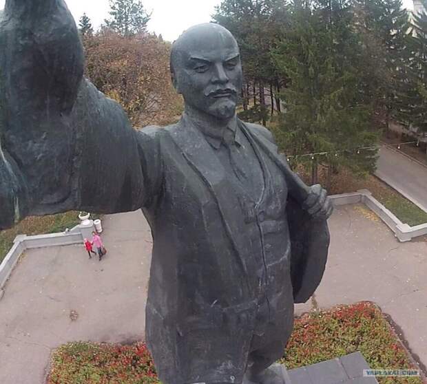 Ленин жил, Ленин жив, Ленин будет жить!!! интересное, ленин, прикол, фото