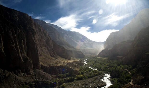 Каньон Котахуаси Перу. Вниз не смотреть. Самые глубокие каньоны планеты. Фото с сайта NewPix.ru