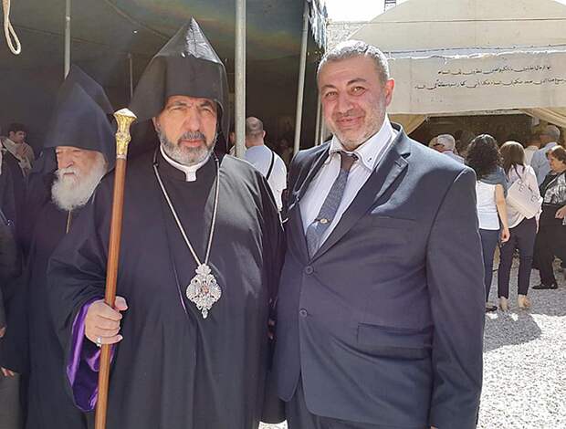 С патриархом Армянской православной церкви фото больше, чем с собственными детьми Фото: Одноклассники