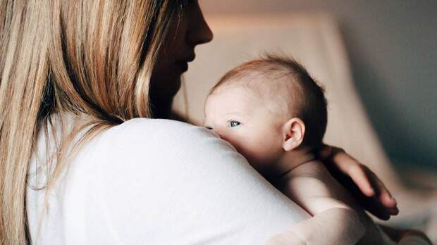 «Трагический акт гуманизма»: психотерапевт объяснил, почему мать выбросила ребенка с 11 этажа на юге столицы