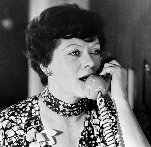 Алиса Фрейндлих в фильме «Служебный роман»