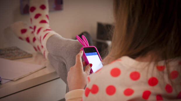 В Минпросвещения обсуждают запрет телефонов для детей до определённого возраста