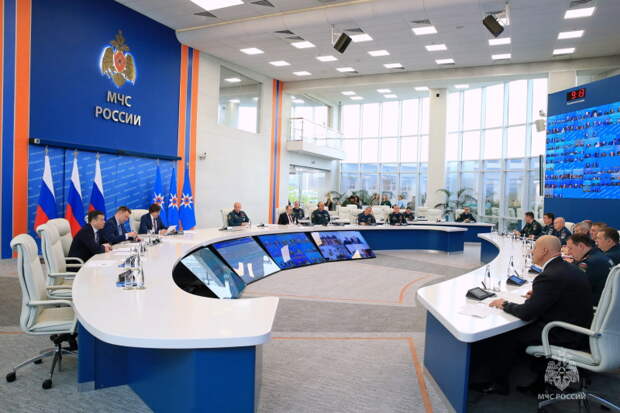 В системе образования стартовали антитеррористические учения с участием сотрудников МЧС России