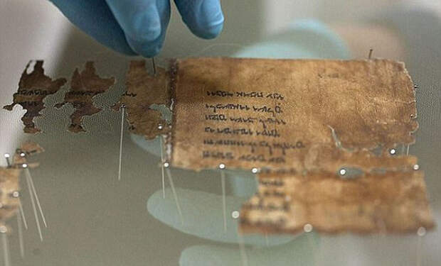150 лет свиток считали подделкой, но древнейшая рукопись оказалась последней проповедью Моисея