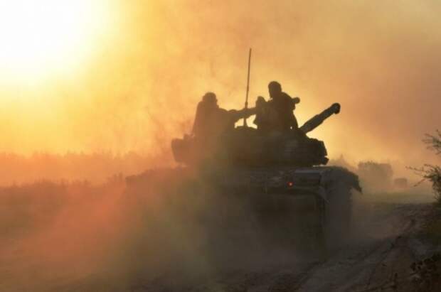 Украинские военные пытаются уходить из Лисичанска мелкими группами