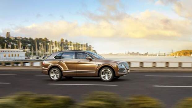В России за 9 месяцев стали покупать в два раза больше Bentley