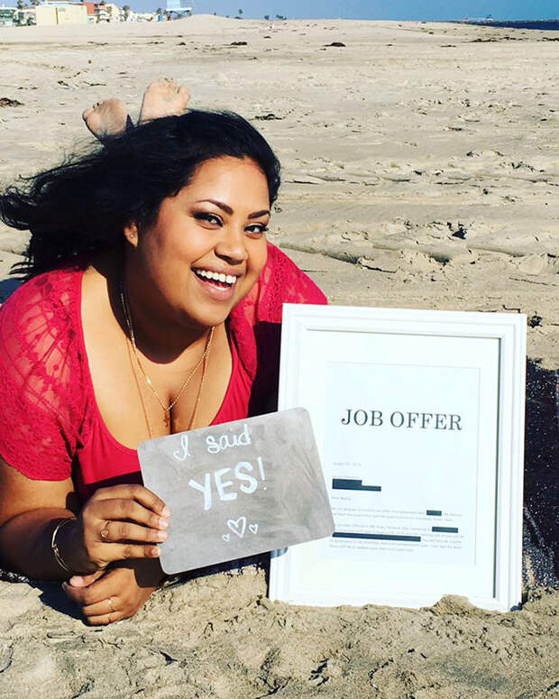This Woman Did An Engagement Photoshoot With Her Job Offer, And It’s Absolutely Hilarious