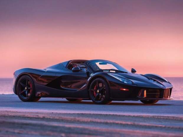 Подержанный суперкар LaFerrari Aperta выставили на продажу