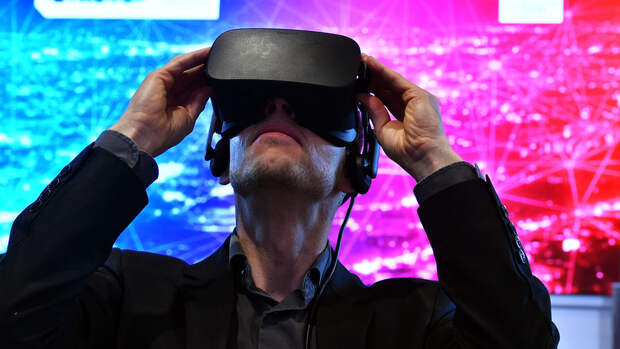Геймер сломал шею, играя в VR-шлеме