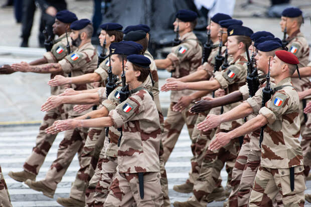 Франция уходит из Африки: Вместо тысяч солдат, останутся сотни - AFP