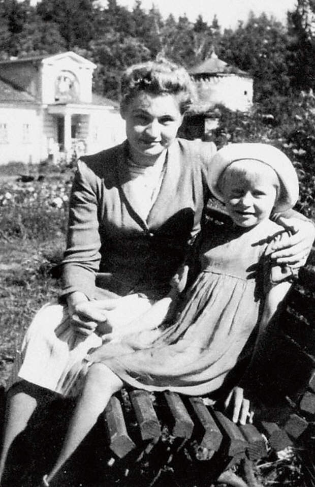 Ангелина Вовк с мамой Марией Кузьминичной архив, картинки, фото
